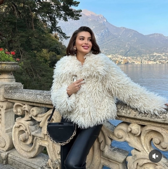 Zara Faux Fur Jacket - Picture 3 of 11